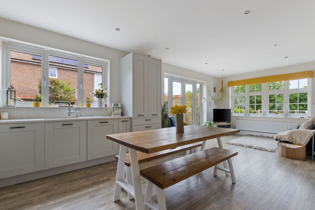 Property photo 3 of 20 Photo 12