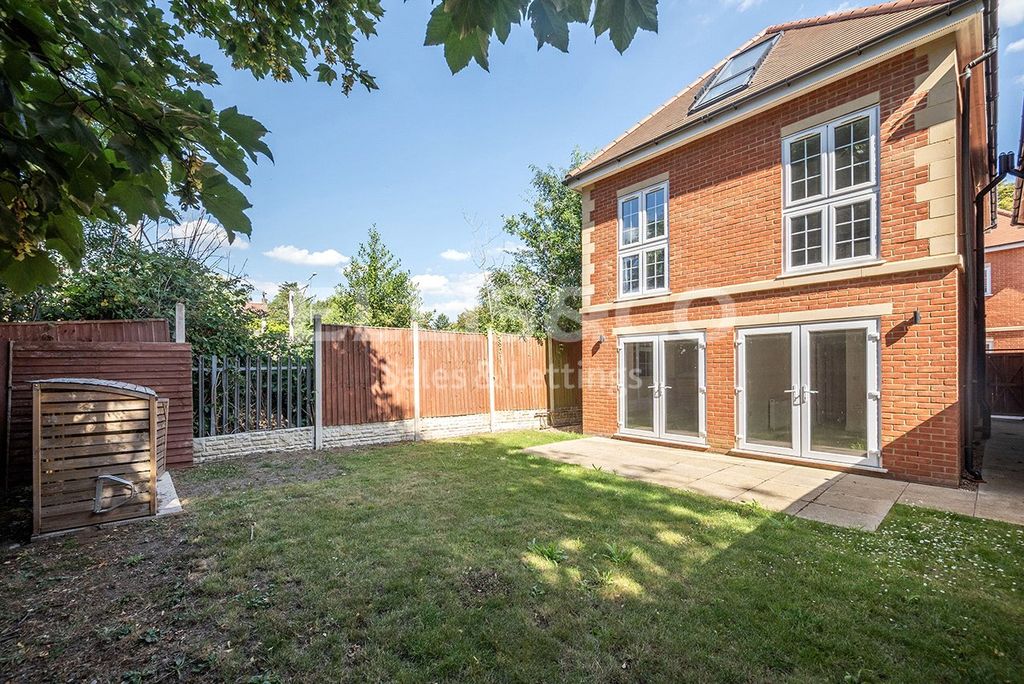 Property photo 3 of 18 Picture No. 19