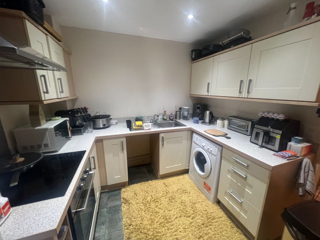 Property photo 2 of 7 4864473