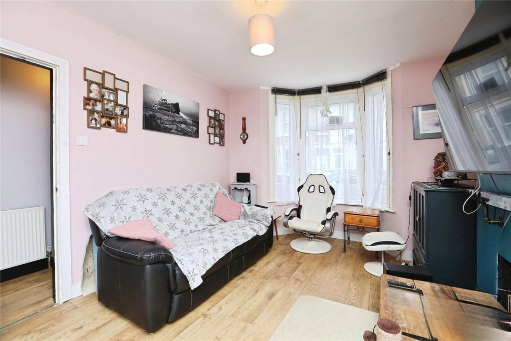 Property photo 3 of 15 Picture No. 25