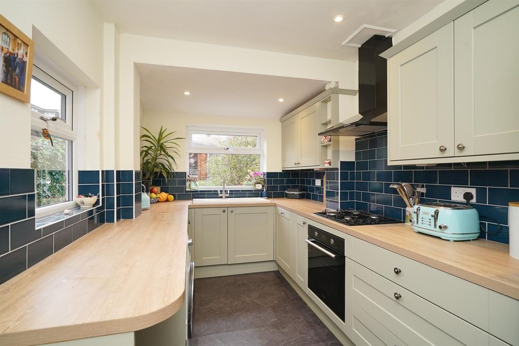 Property photo 3 of 22 Kitchen