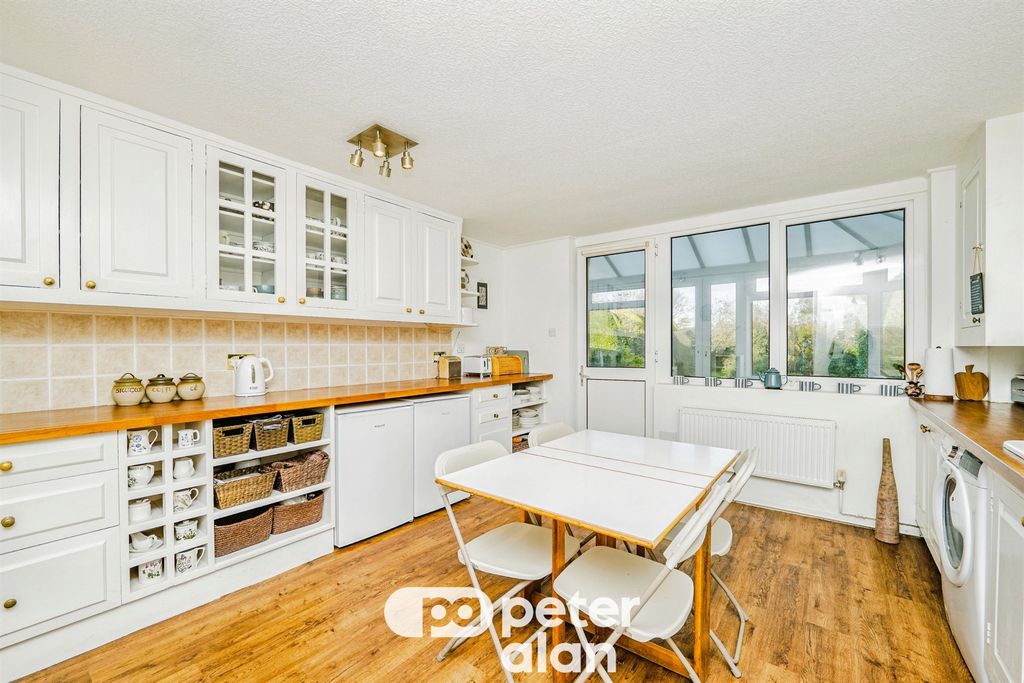 Property photo 3 of 33