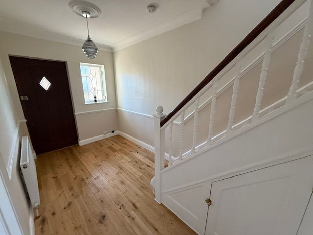 Property photo 2 of 17 Entrance Hall