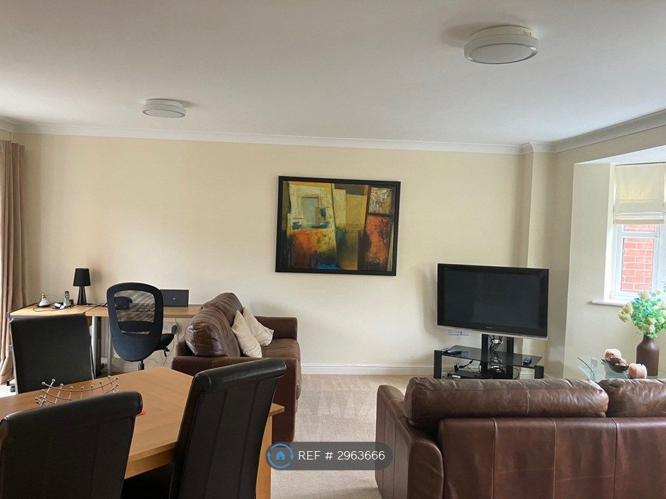 Property photo 2 of 7 Living Room