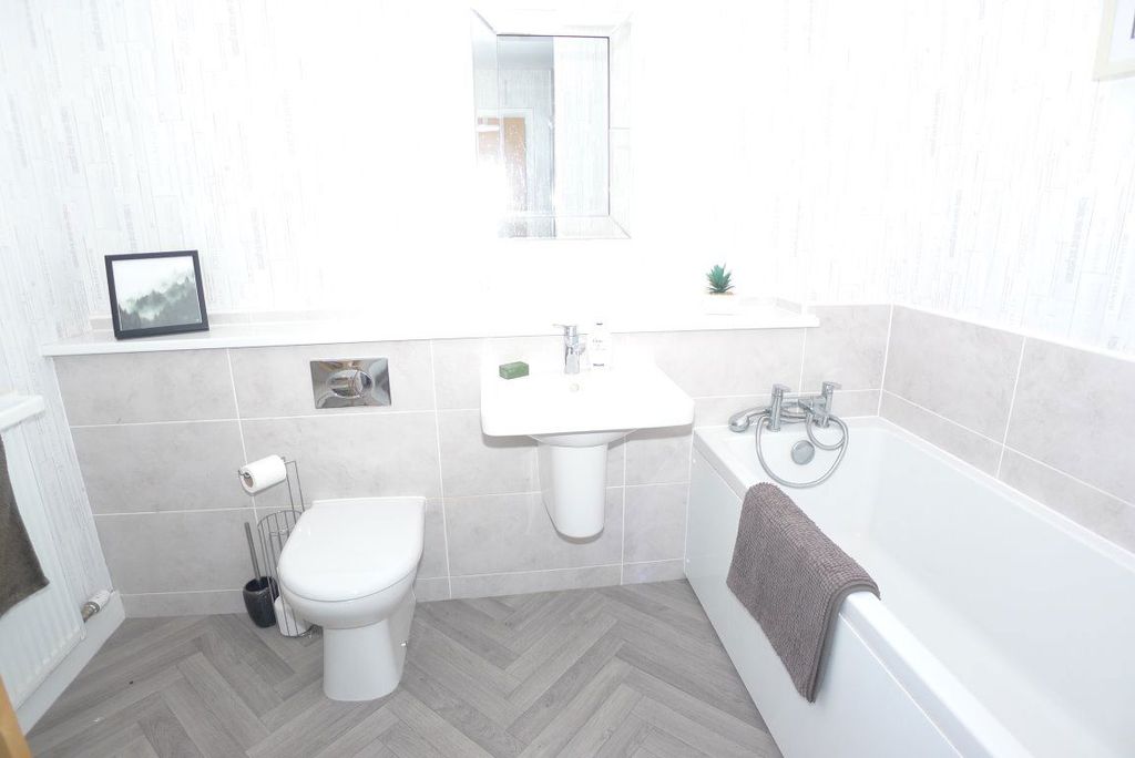 Additional image 17 of 2 bed flat to rent45 Acorn Court, Cellardyke, Fife KY10