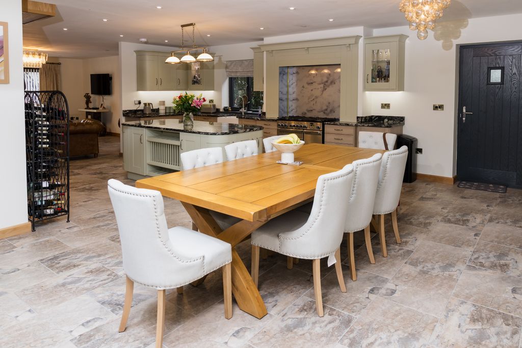 Property photo 1 of 59 2025-08-07 Walker &amp; Lewis-Cefn-13