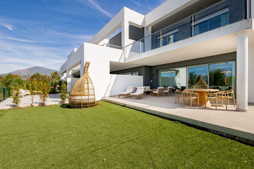 Property photo 1 of 47