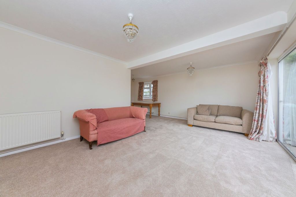 Property photo 2 of 22