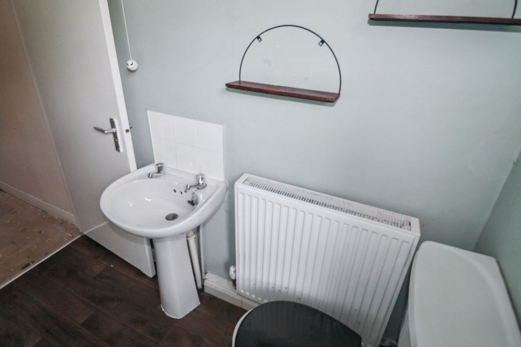Property photo 3 of 18 10 Claremont Street, Sowerby Bridge, West Yorkshire, Hx6 2Pd