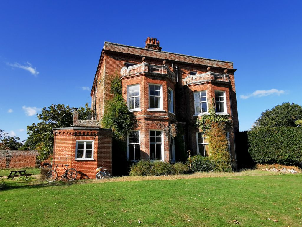 Property photo 1 of 12 Characteristic 3 Bedroom Apartment To Rent- Norwich Road, Ditchingham Nr35