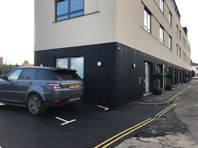 Property photo 1 of 2