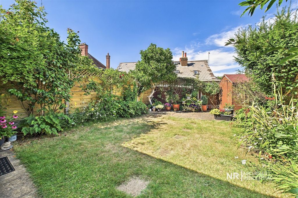 Property photo 2 of 14 Garden