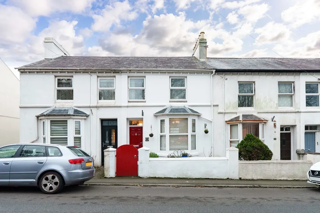 Property photo 1 of 18