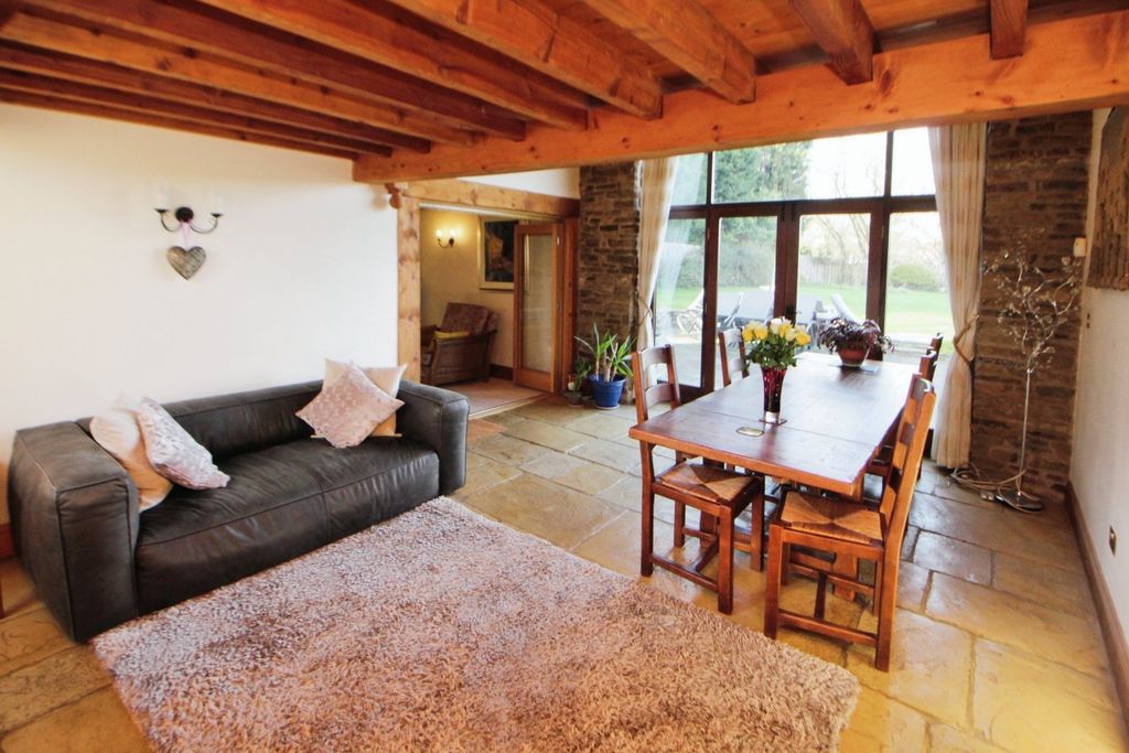 Property photo 3 of 19 Picture No. 07