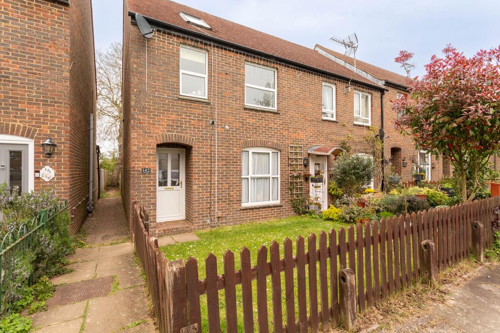 Property photo 1 of 18 Front (Exterior)