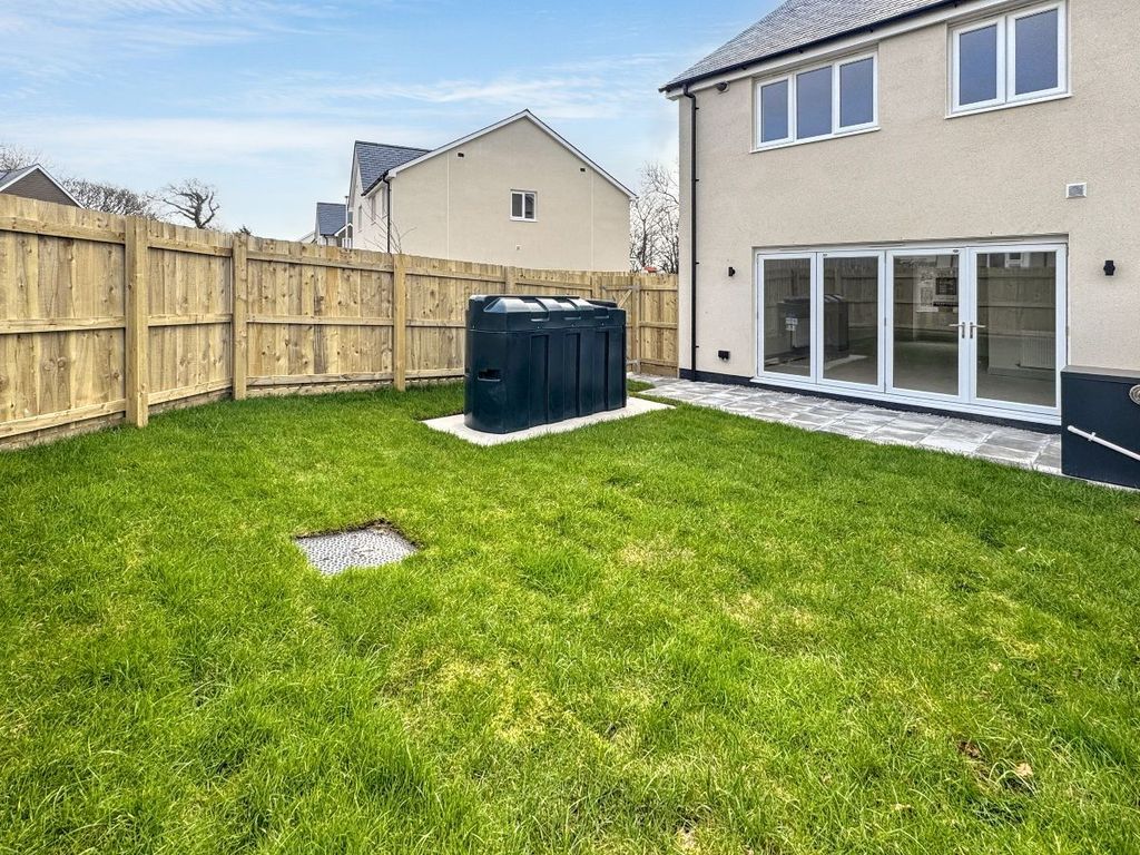 Property photo 2 of 9