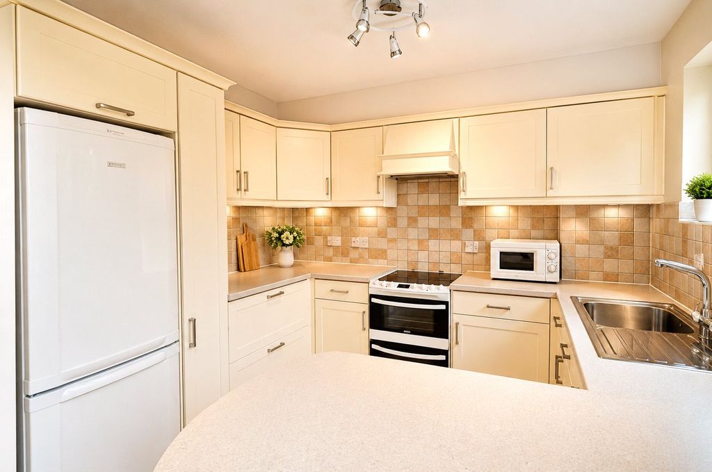 Property photo 2 of 9 Picture No. 43