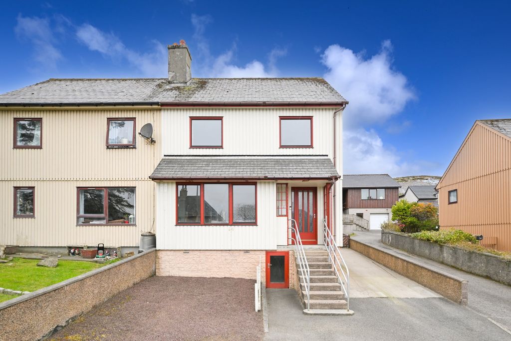 Property photo 2 of 44