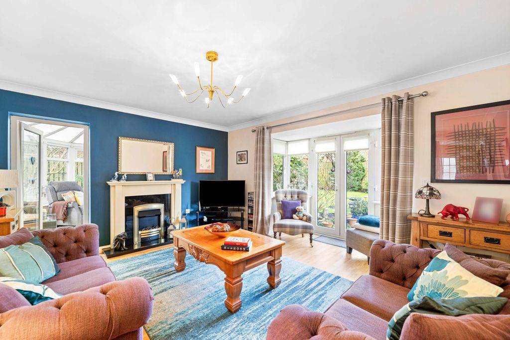 Property photo 2 of 34