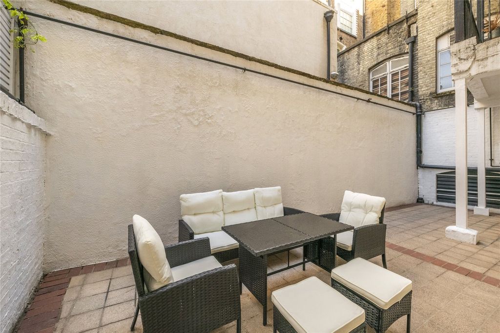 Property photo 1 of 11 4