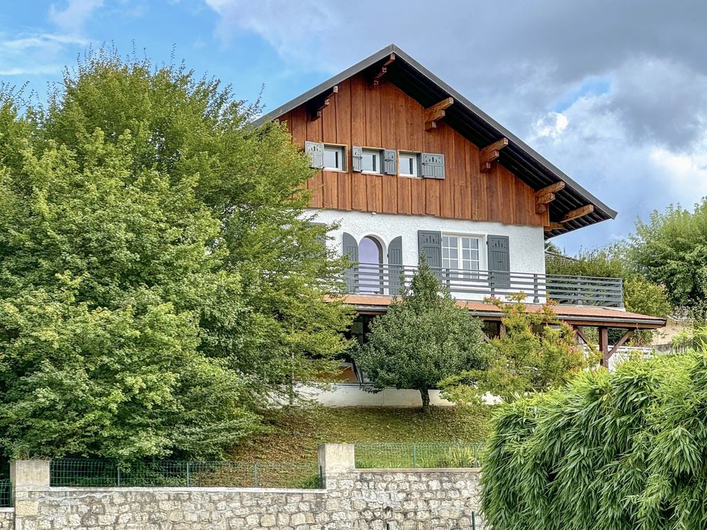 Property photo 1 of 24