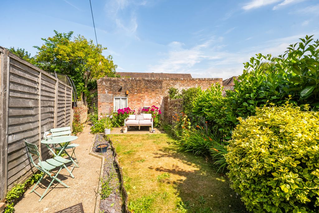 Property photo 2 of 9