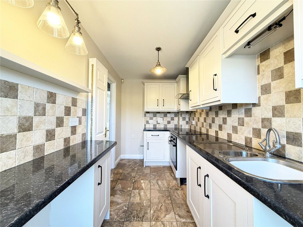 Property photo 3 of 28 Picture No. 93