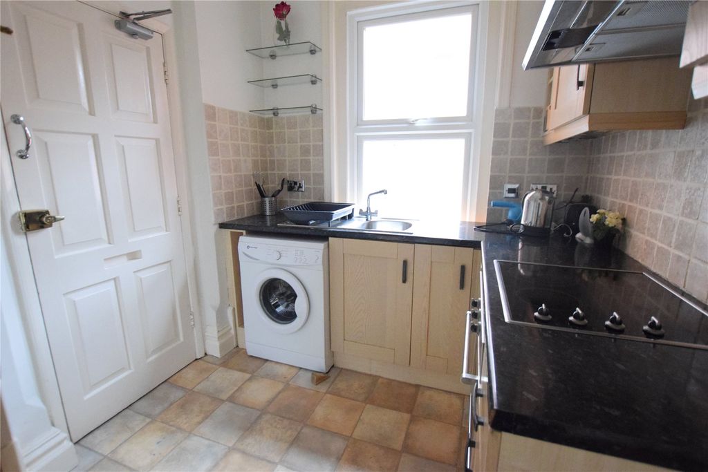 Property photo 2 of 7 Kitchen