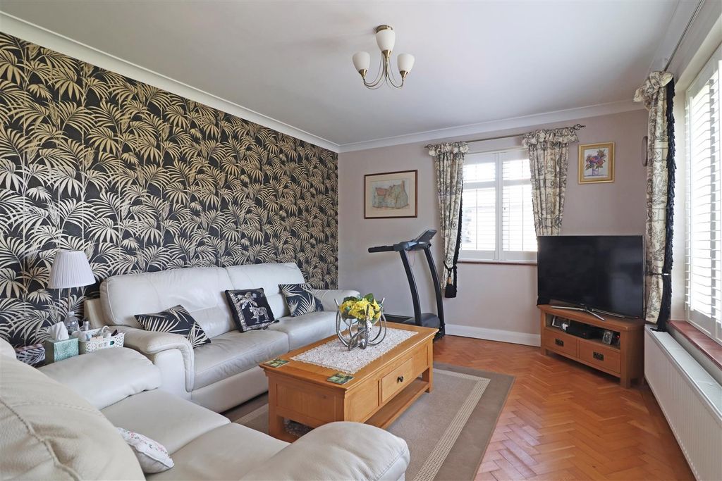 Property photo 3 of 37