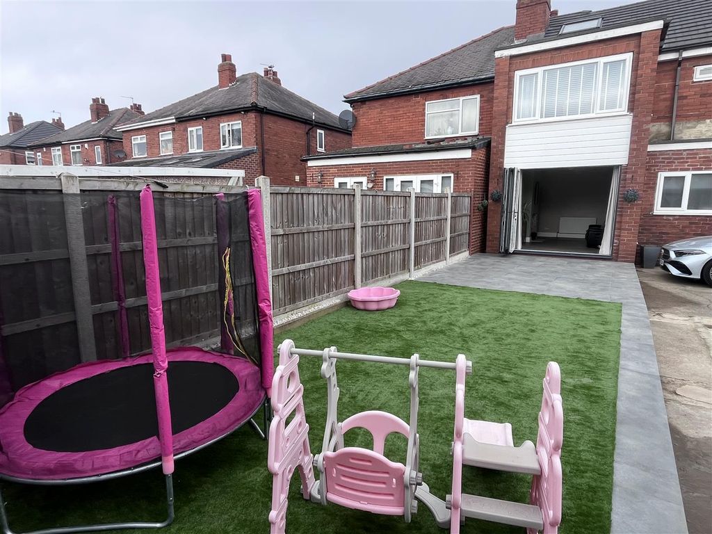 Property photo 2 of 21