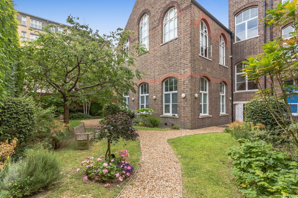Property photo 2 of 12