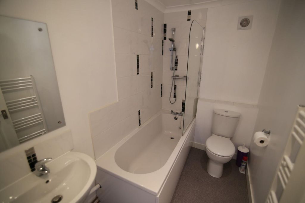 Property photo 2 of 6 11A Uffculme (5) (Large).Jpg