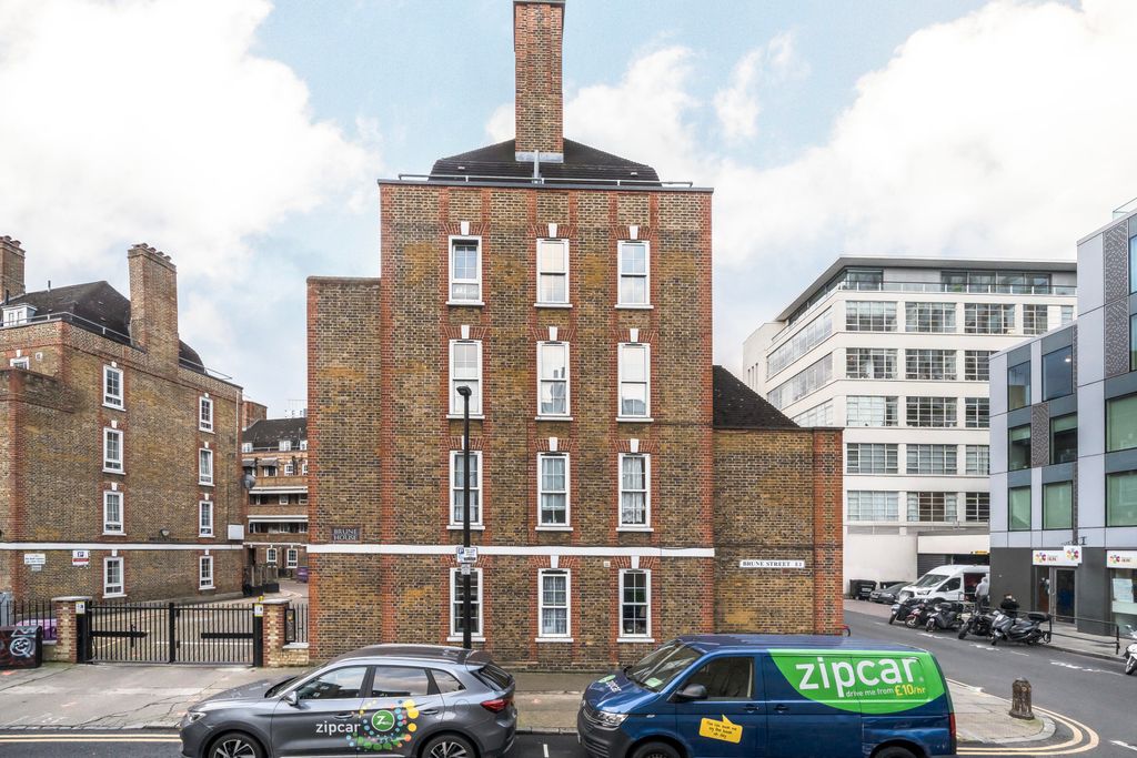 Property photo 2 of 11 Exterior