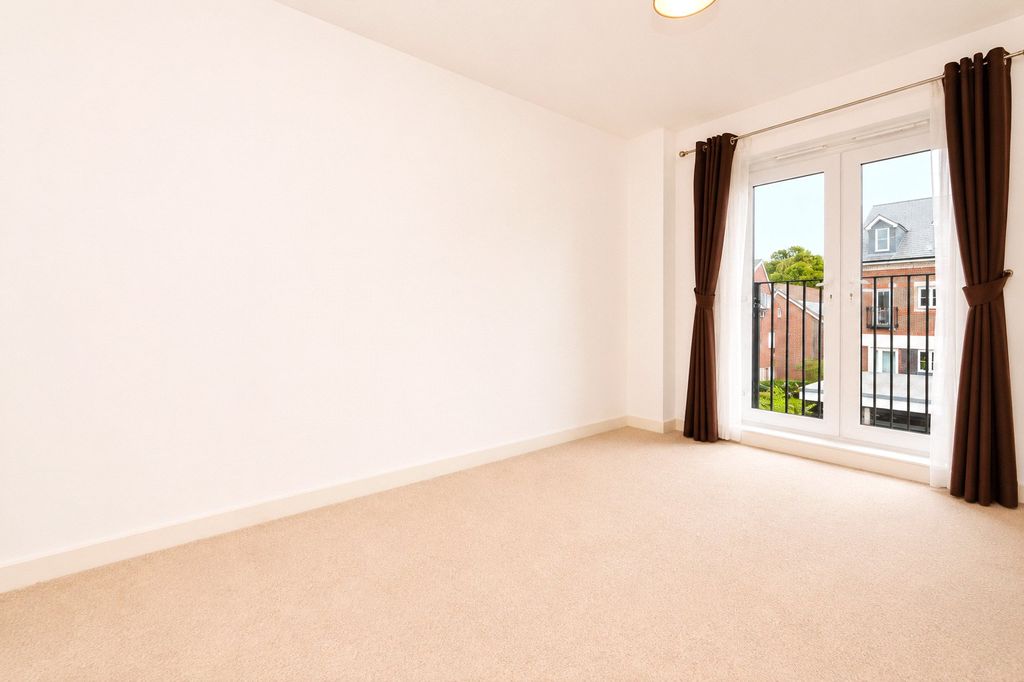Additional image 6 of 2 bed flat for saleWeatherill Close, Guildford, Surrey GU1