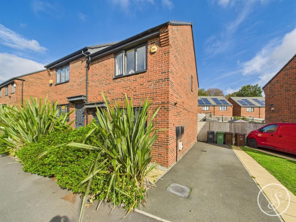 Property photo 1 of 17 External