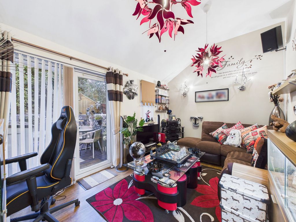 Property photo 3 of 16