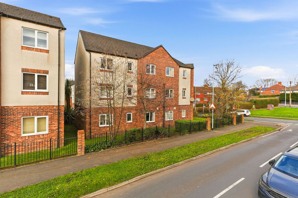 Property photo 1 of 12