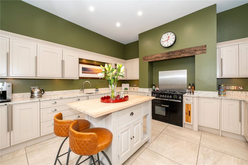 Property photo 3 of 16 Kitchen Room