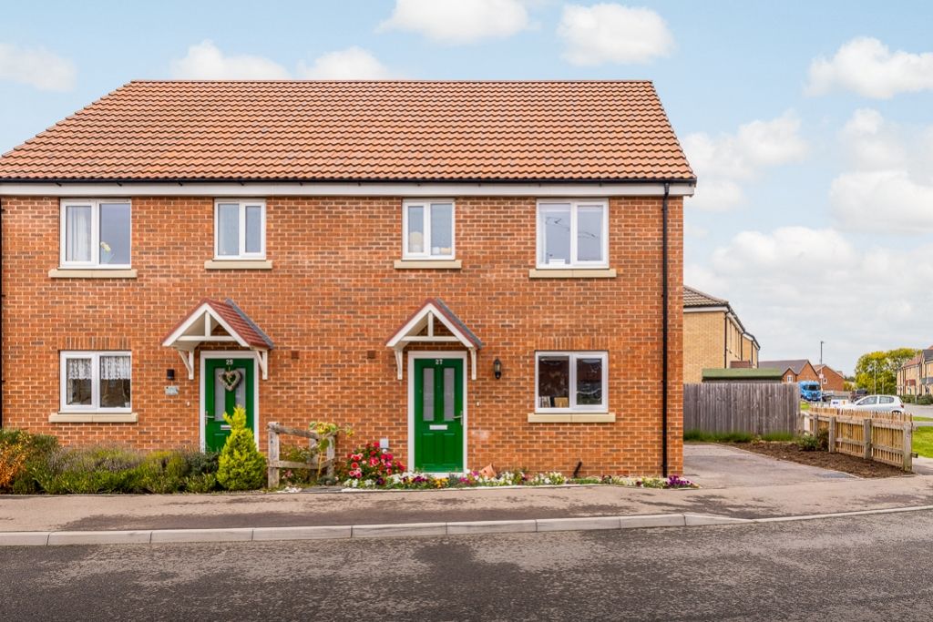 Property photo 1 of 16 27 Curlew Road (Wyberton)-2