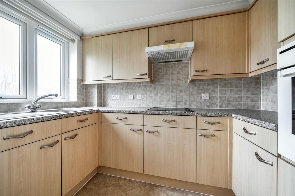 Property photo 3 of 14 Kitchen
