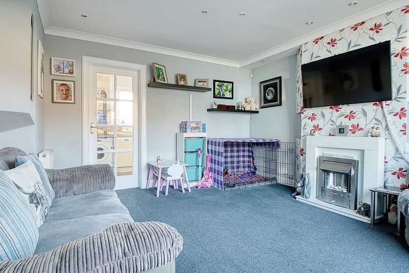 Property photo 3 of 21 Living Room