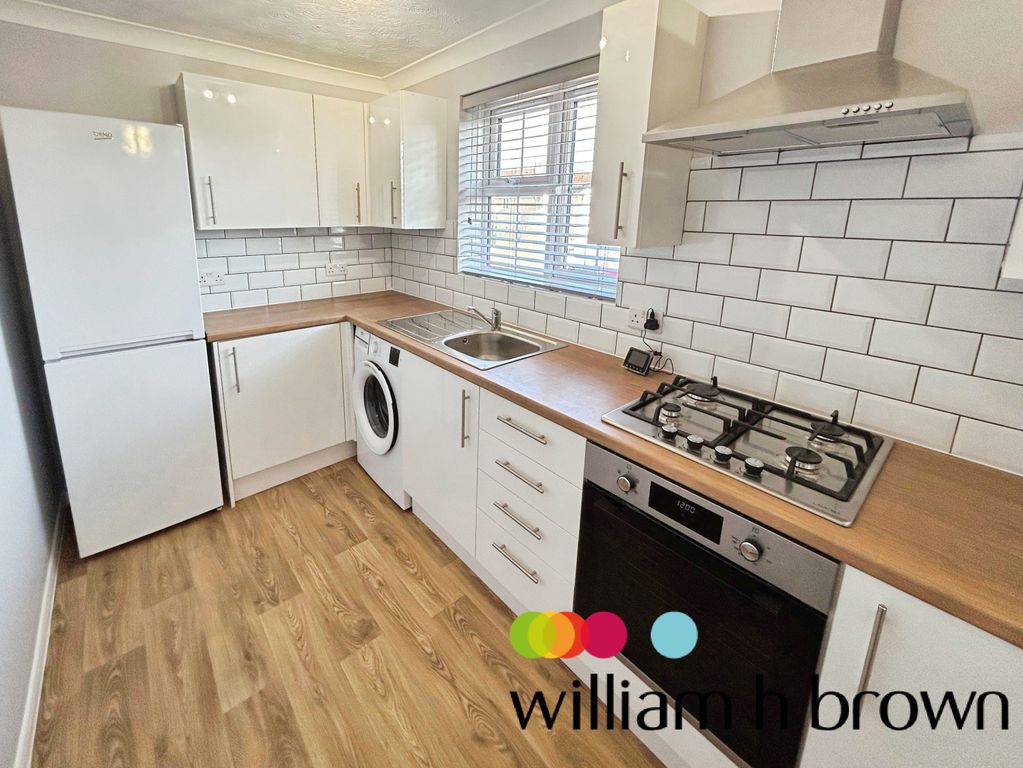 Property photo 2 of 8 Kitchen