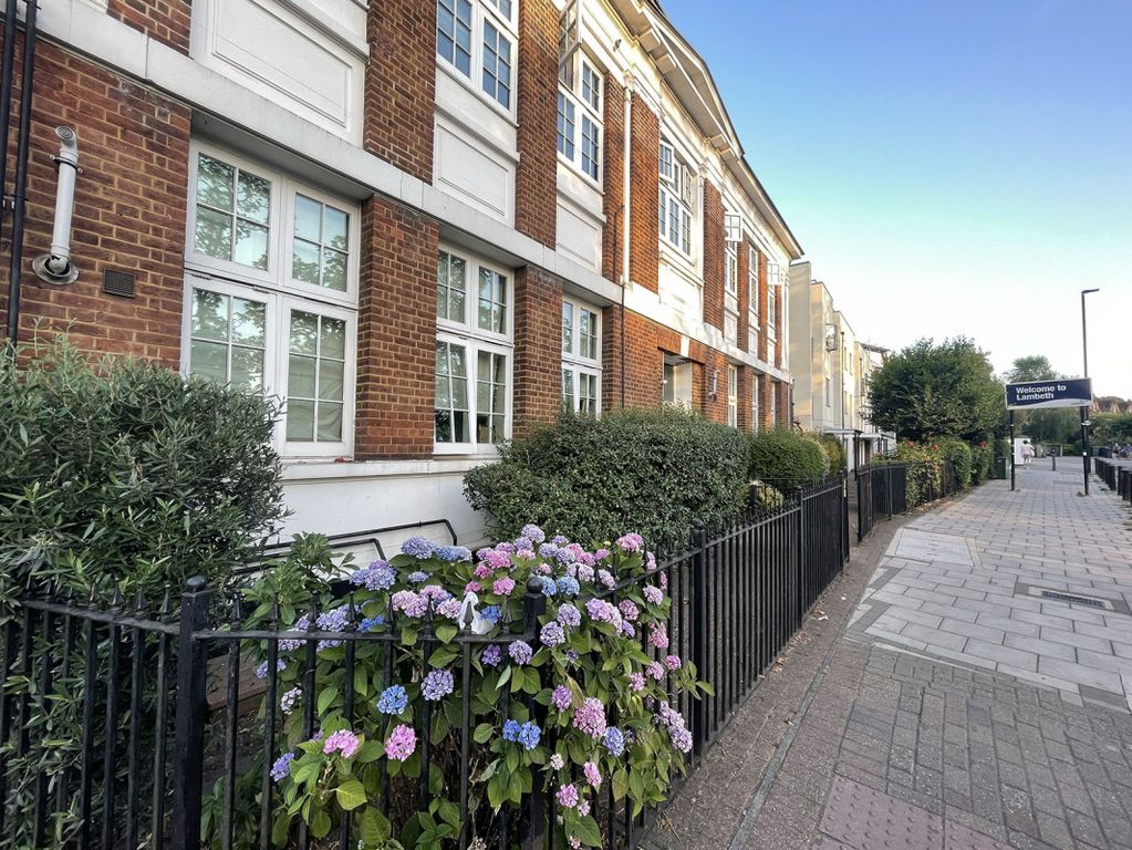 Property photo 2 of 35