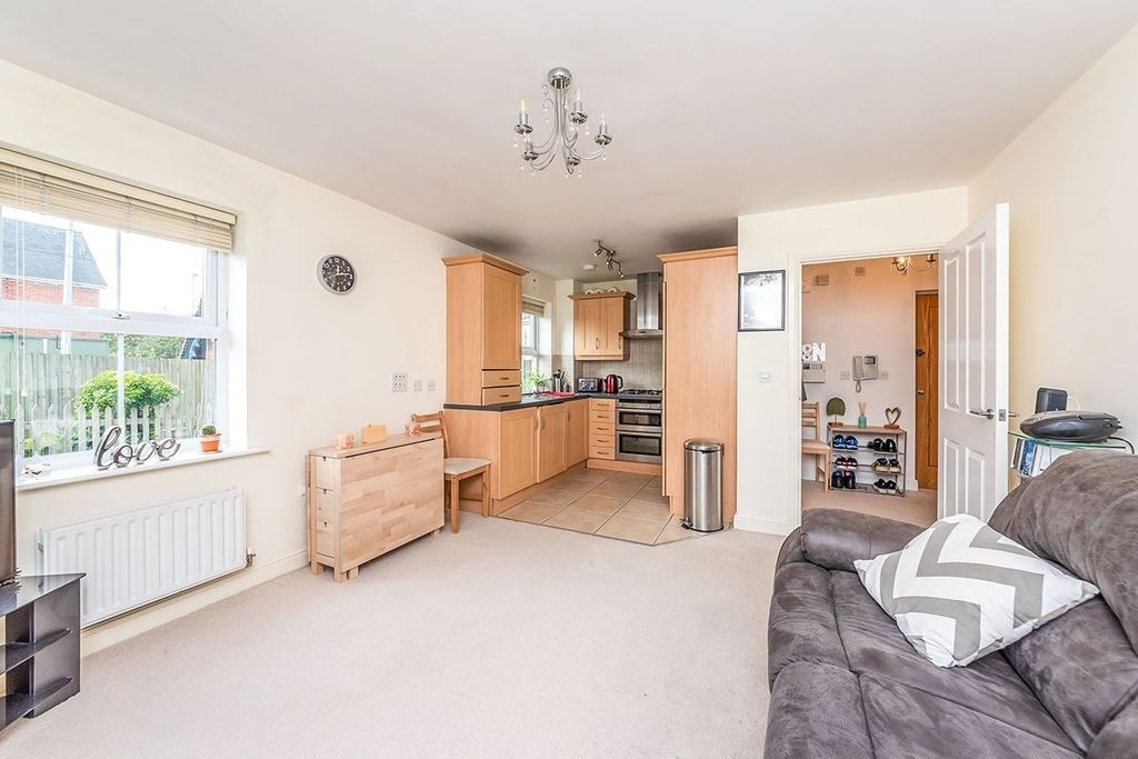 Property photo 2 of 8 Open Plan Living/Din