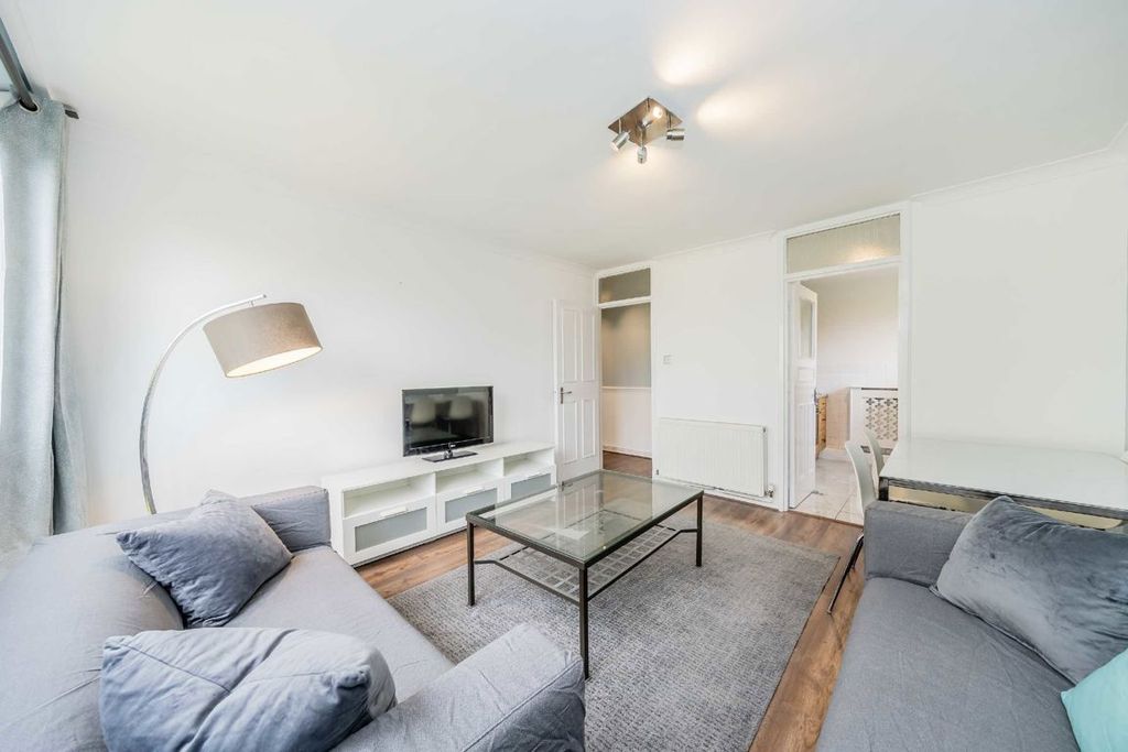 Property photo 1 of 4