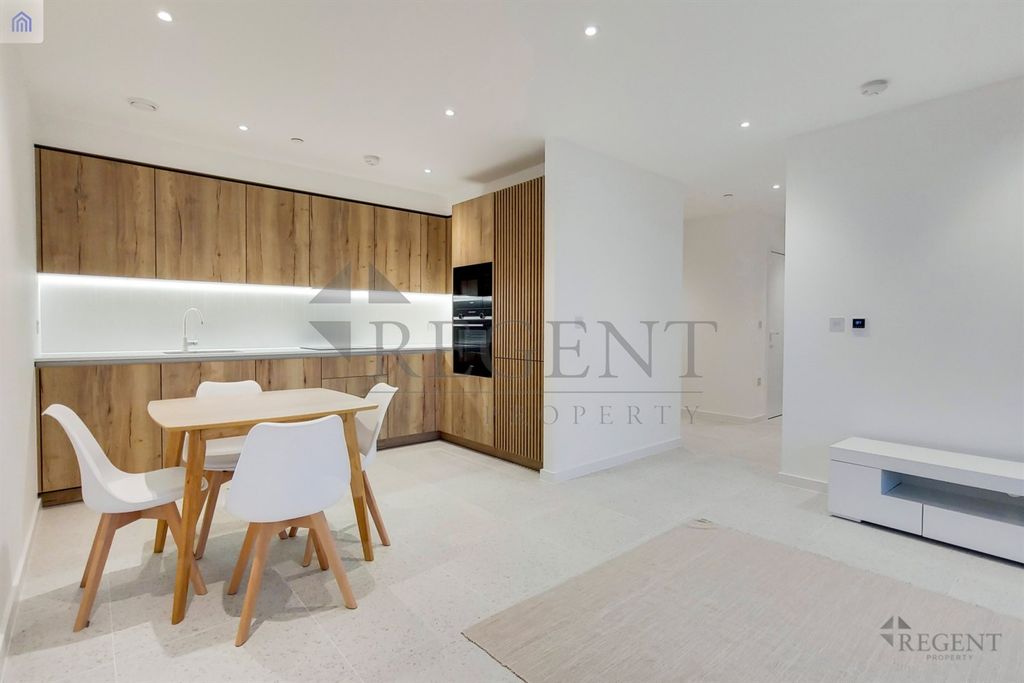 Property photo 1 of 17 Kitchen
