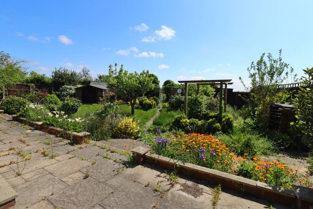 Property photo 2 of 20