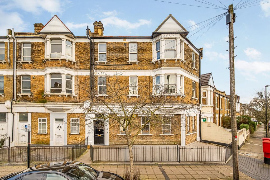 Property photo 1 of 11