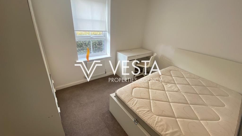 Property photo 2 of 36