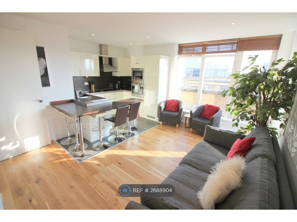 Property photo 2 of 20 Living Room